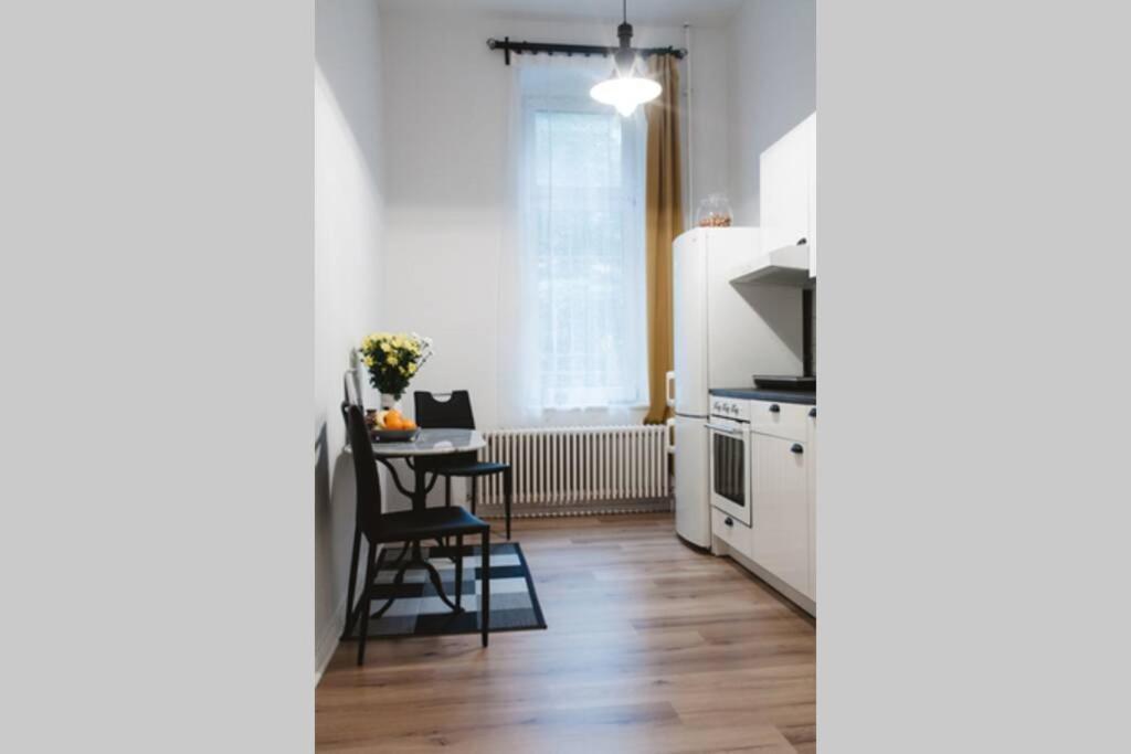 Family Apartment For 6 Guests, Mitte Moabit Berlin Eksteriør billede
